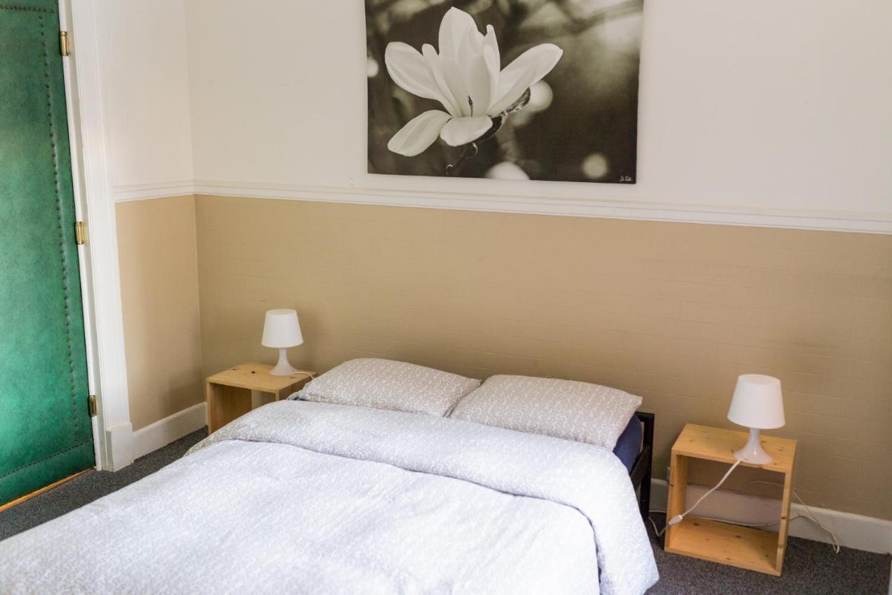 Le 9 Et Demi Bed & Breakfast Montreal Exterior photo